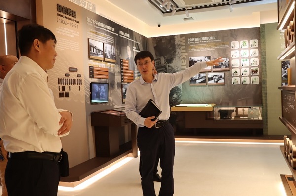 桂林市市委常委、副市長韓學文一行訪問上海藥物所-江蘇網站制作